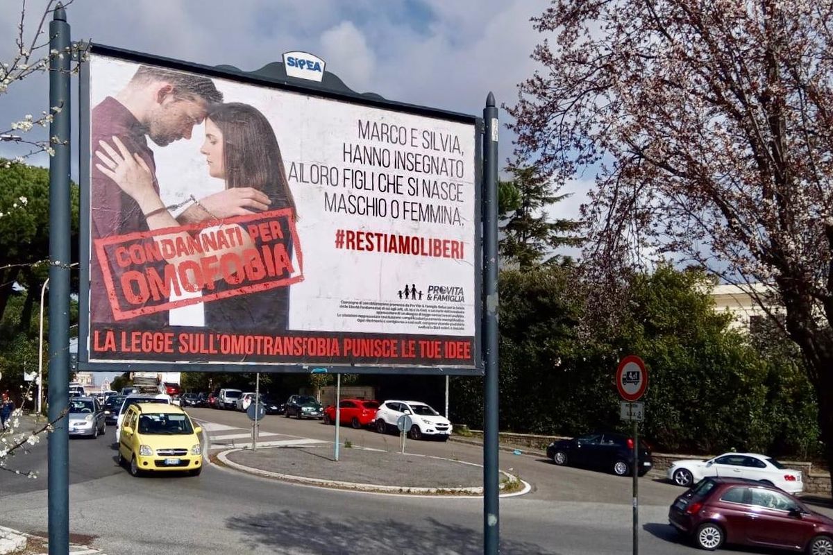 Campagna choc, maxi manifesti contro Pdl Omotransfobia