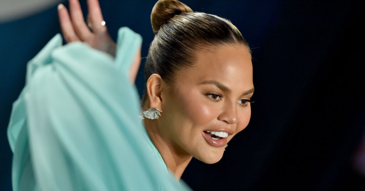 Someone Tried To Accuse Chrissy Teigen Of Stealing A Recipe For Her Cook Book—And Chrissy Was Having None Of It