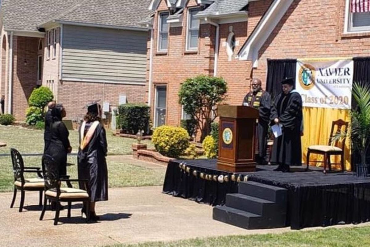 Dad upset his daughter won't have a graduation ceremony transforms driveway into a stage