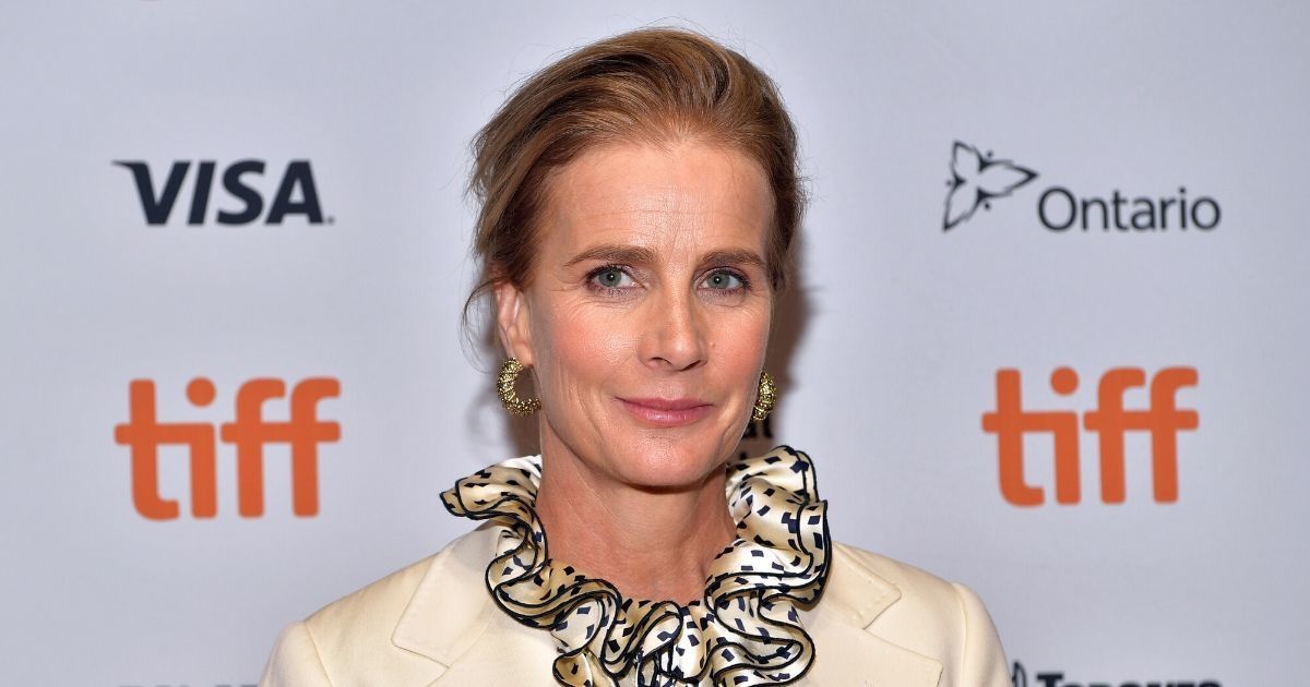 Actor Rachel Griffiths Apologizes After Being Called Out For Showing Off Her New Manicure While 'America Is Burning'