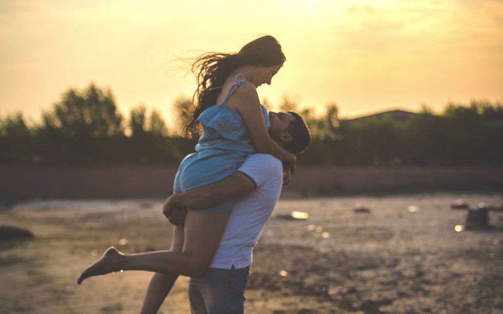 5 Traditions Every Old-Time Romantic Needs To Keep Alive In The Hookup Era