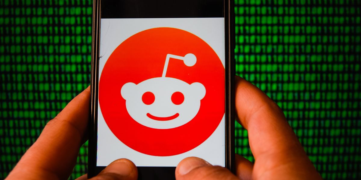 Reddit Co-Founder Resigns From Board in Pledge to 'Curb Racial Hate'
