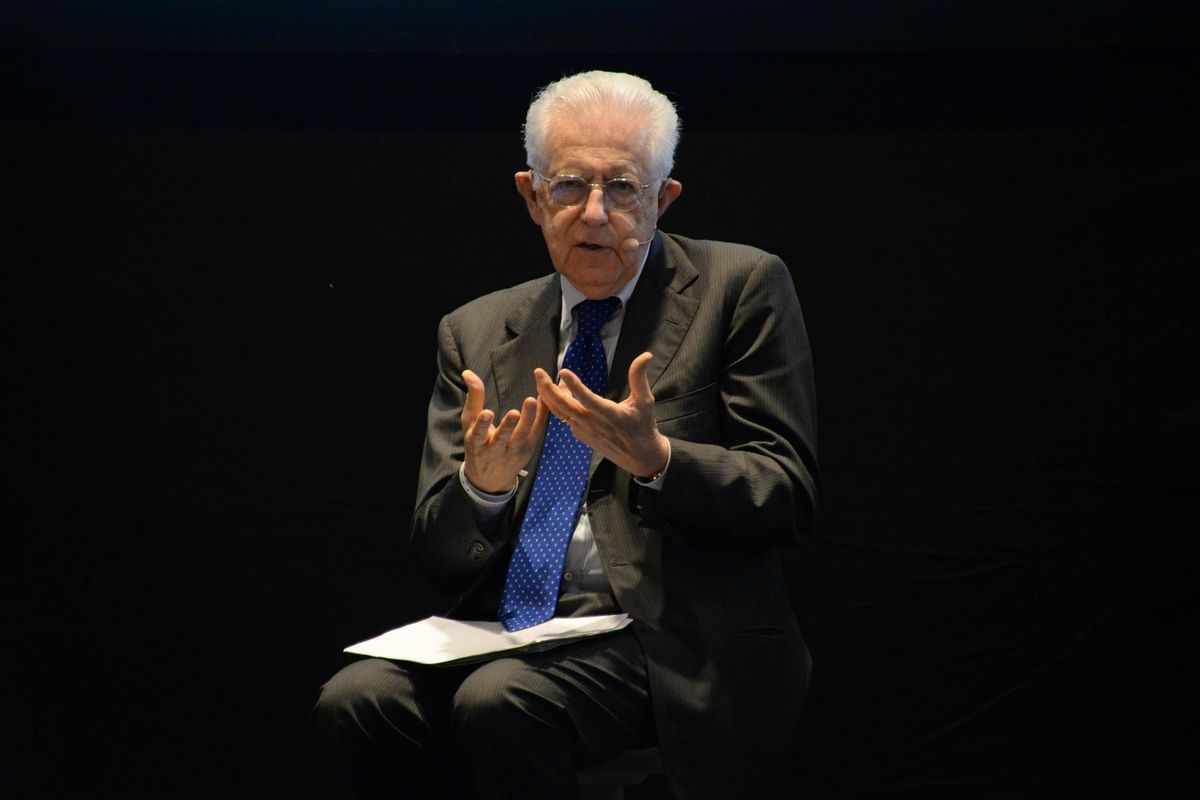 Monti riscrive la storia del suo flop: «Salvai l’Italia rinunciando al Colle»