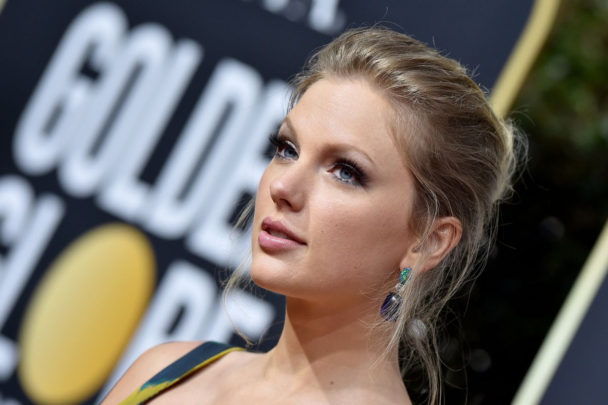 Taylor Swift Says Tennessee's Confederate 'Villains Don't Deserve Statues' In Powerful Twitter Thread
