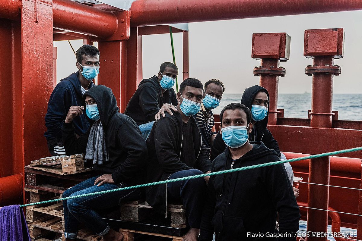 L’Italia importa stranieri col virus