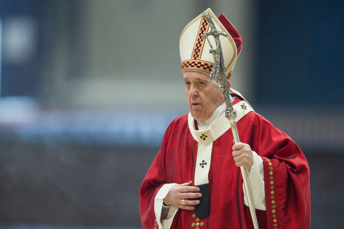 Il Vaticano a corto di preti si affida ai laici e ferma le messe a gettone