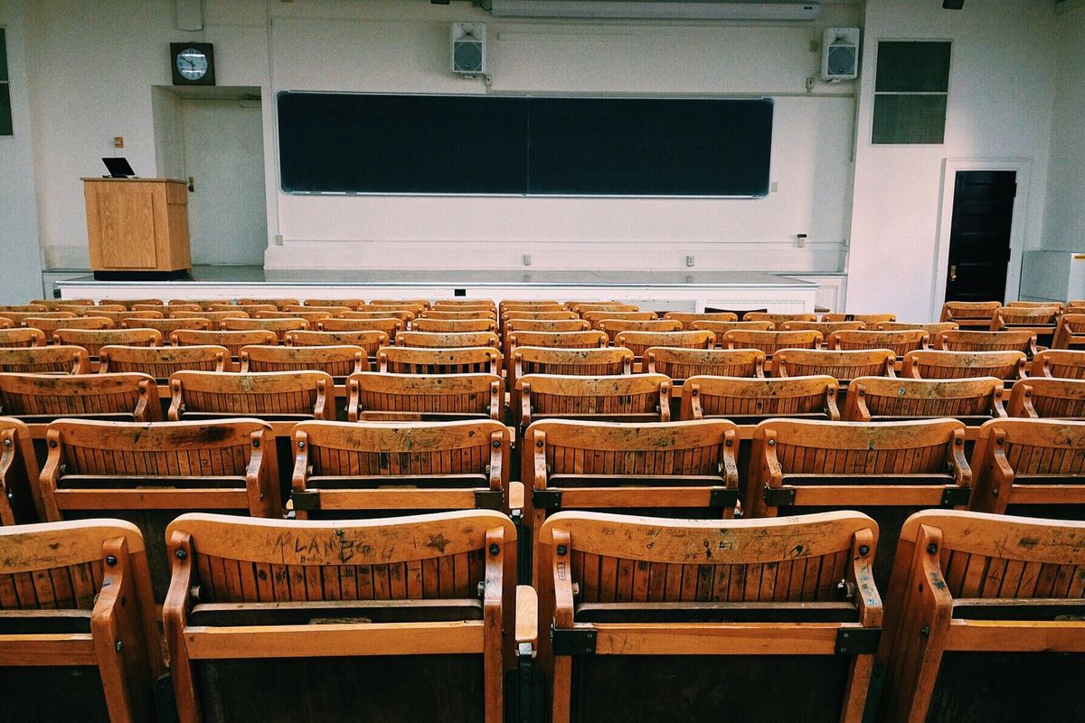 school lecture classroom