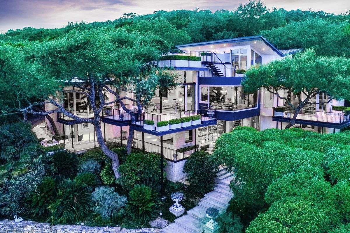 Luxury real estate booms as buyers from both coasts flock to Austin: ‘COVID has set our market on fire’