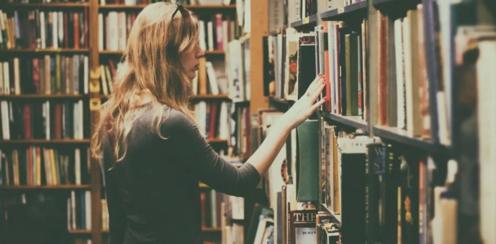 19 Things Only True Bibliophiles Who Have Said 'Just One More Chapter' Will Understand