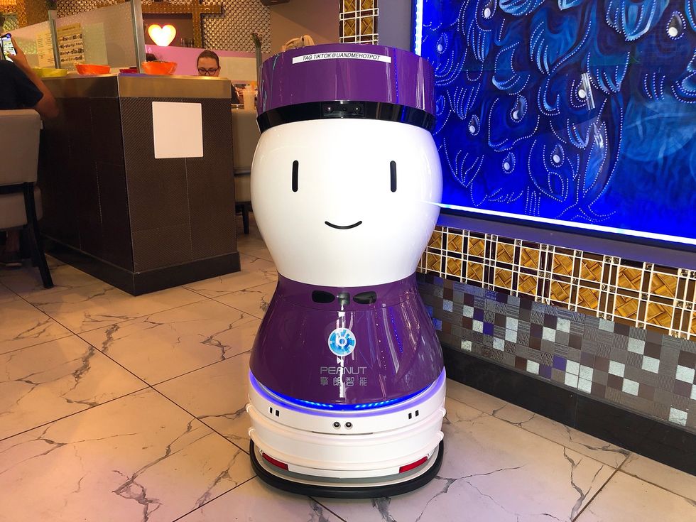 How U And Me Revolving Hot Pot Is Worth The TikTok Hype