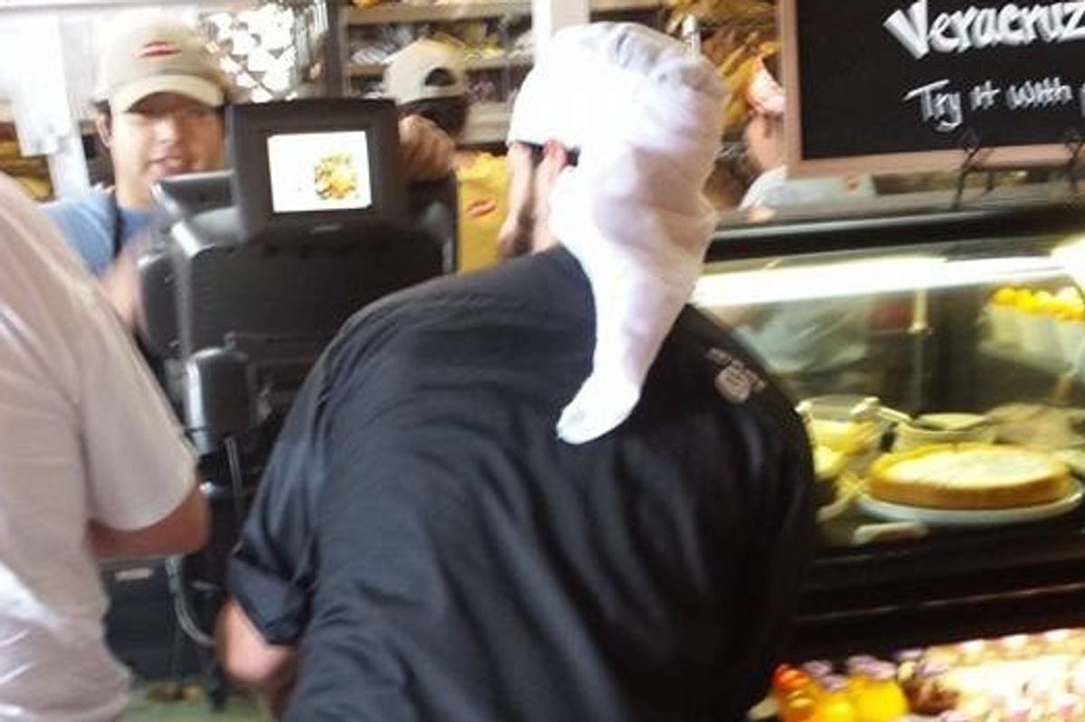 Wingnut Blogs Pretty Sure They Found An ISIS Infiltrator At Houston Deli