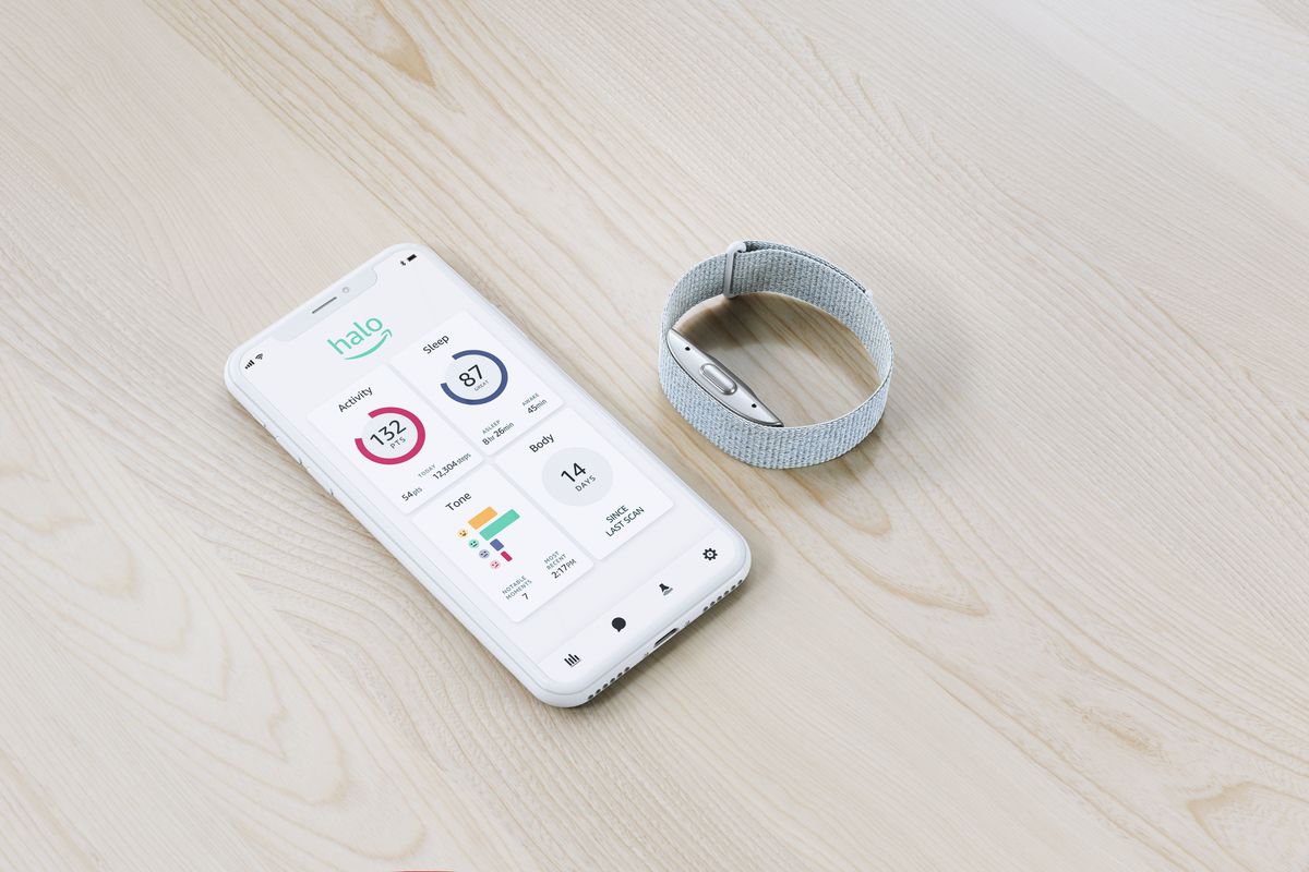 Apple Halo device with a smartphone