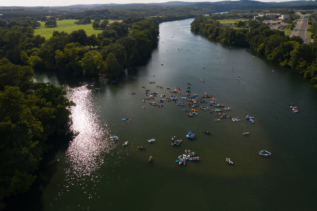 EMS: Dead body found floating in Lady Bird Lake