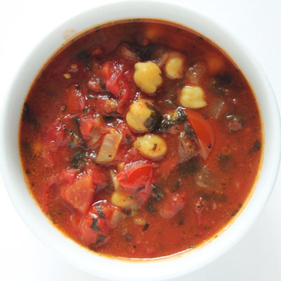 This Vegan Italian Bean And Tomato Soup Is A Hug In A Bowl — It's Cheap, Easy, And Healthy