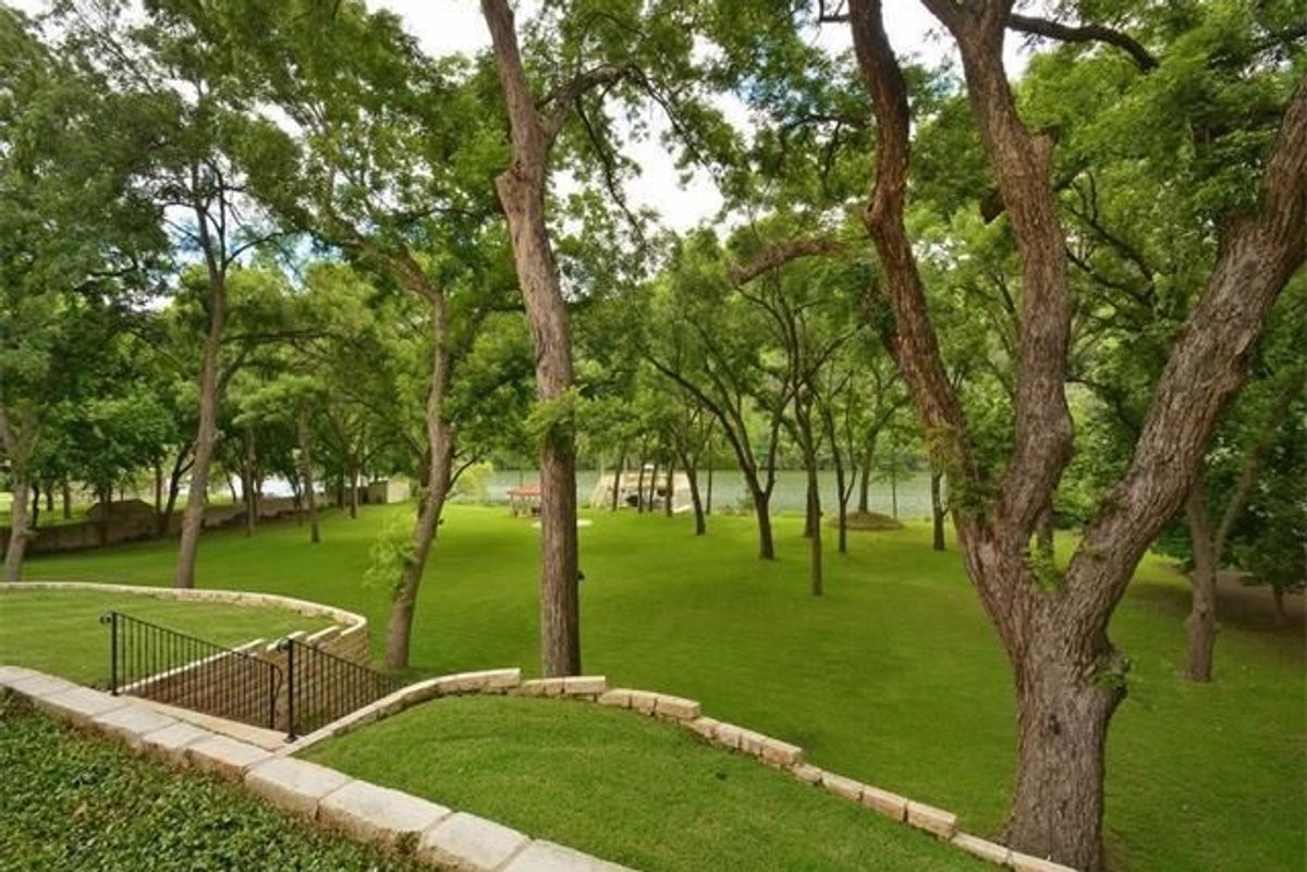 Joe Rogan's new home is a plush $14 million oasis on Lake Austin