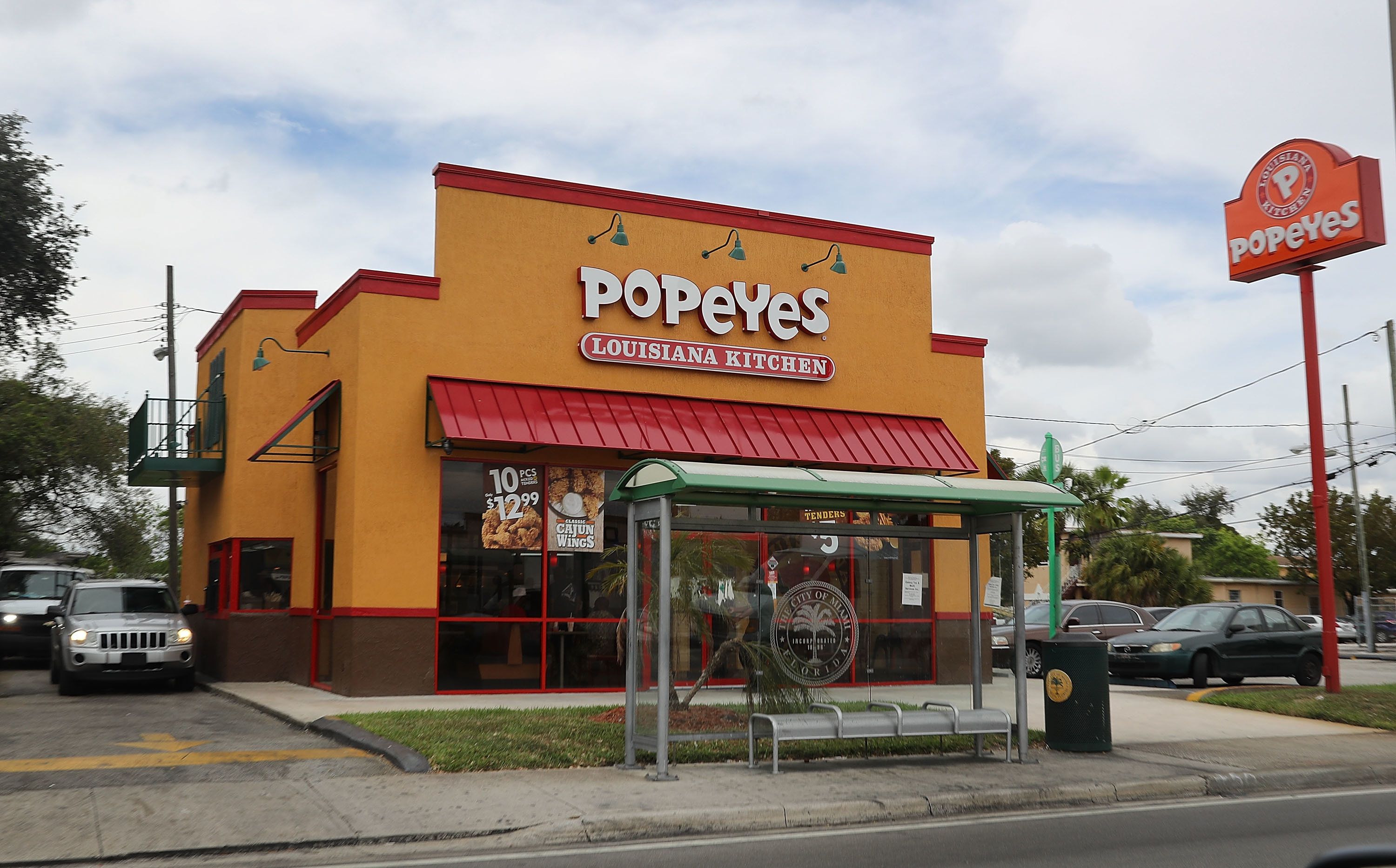 Popeyes cashier in Louisiana serves up hilarious drivethru experience