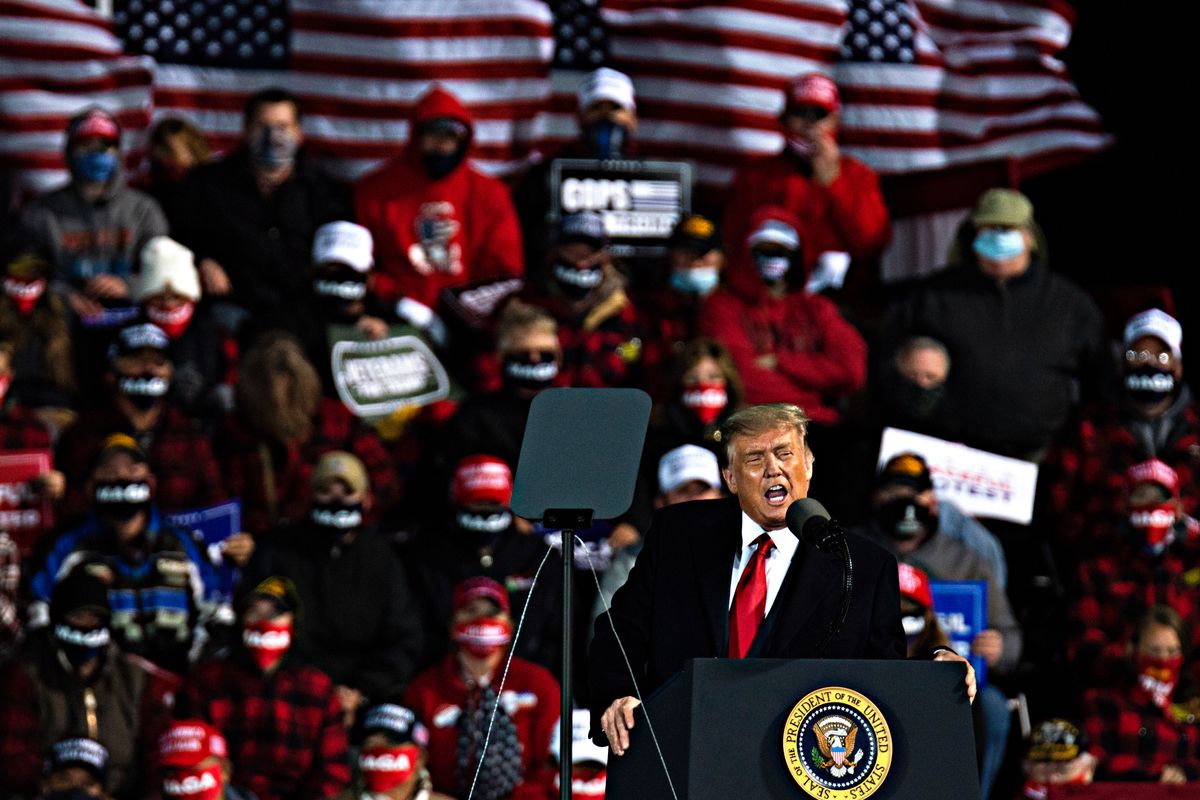 Trump spiazza i gufi: «Mi sento benissimo, non vedo l’ora di sfidare Biden in tv»