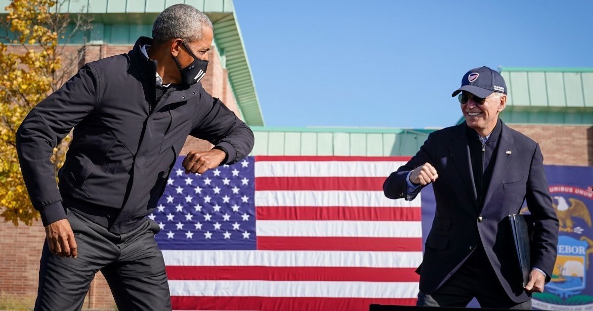Photo Of An 'Air' Elbow Bump Between Obama And Biden Sparks Hilarious Photoshop Battle