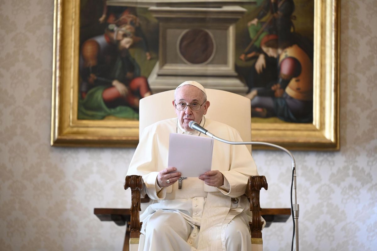 Papa insoddisfatto degli addetti stampa. Ruffini e Tornielli non stanno sereni