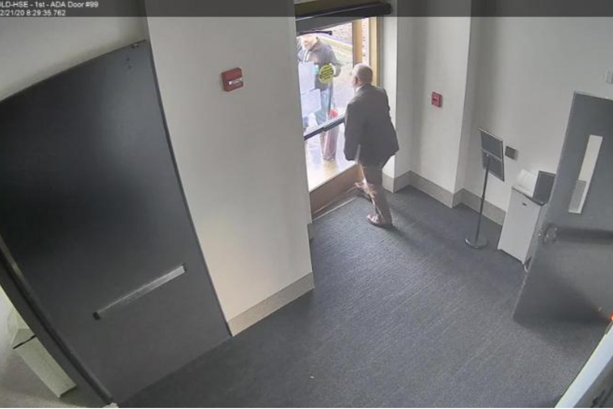 Oregon Rep Escorted Armed Anti-Maskers Right Into Capitol Building, Luckily They Only Assaulted A Few People