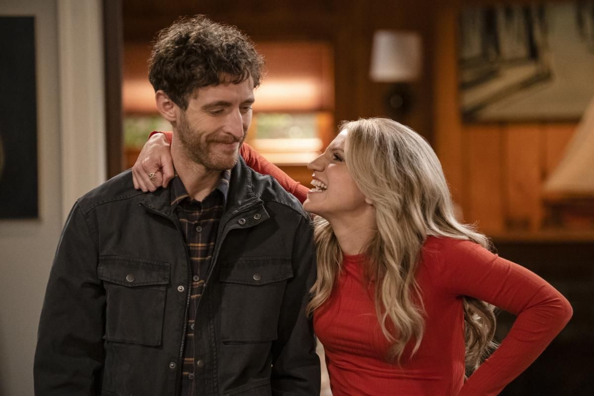 Thomas Middleditch as Drew and Annaleigh Ashford as Gina