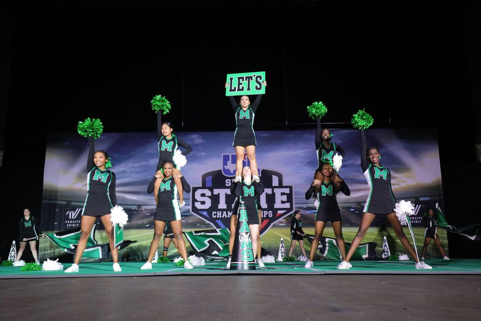 Katy ISD Seven Lakes High School Cheer Wins State VYPE