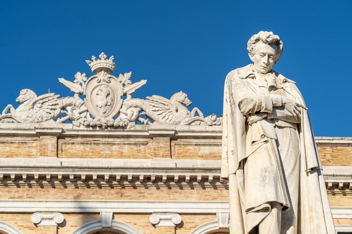 Leopardi, il genio malconcio che si odiava