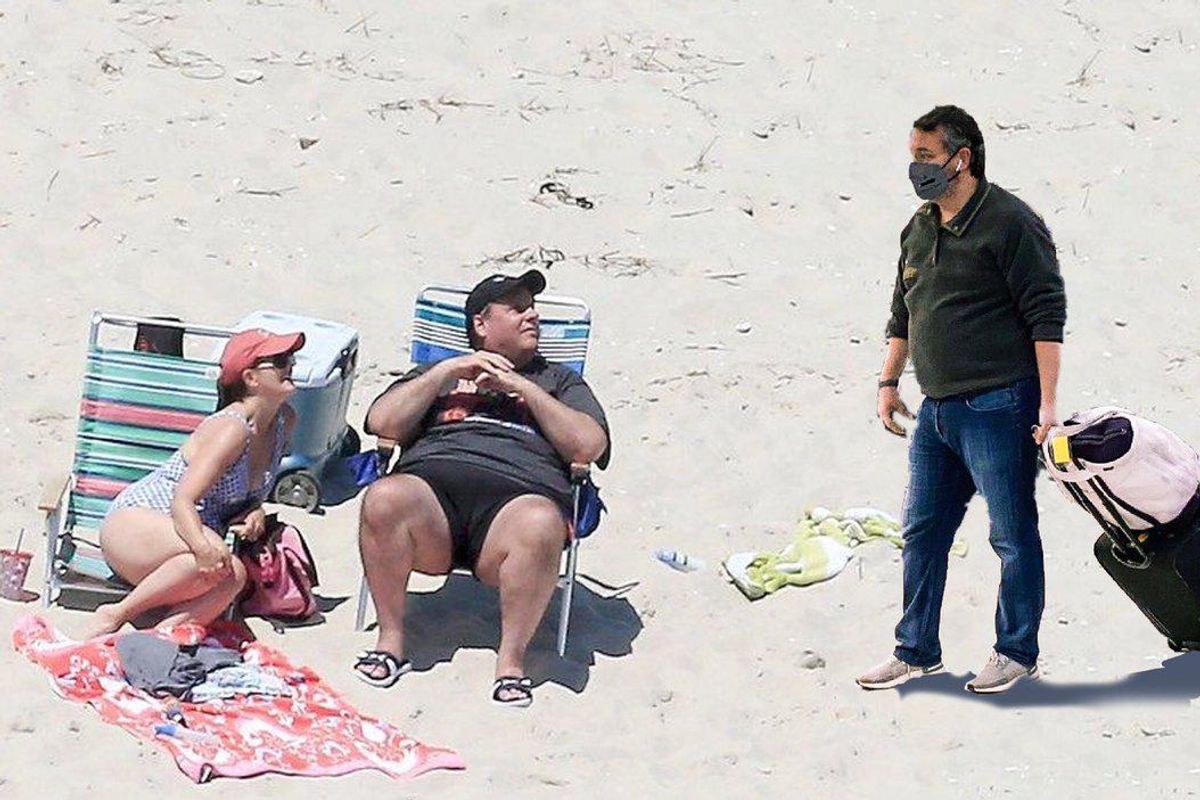 Ted Cruz Flees With Family To Mexico Looking For Better Life