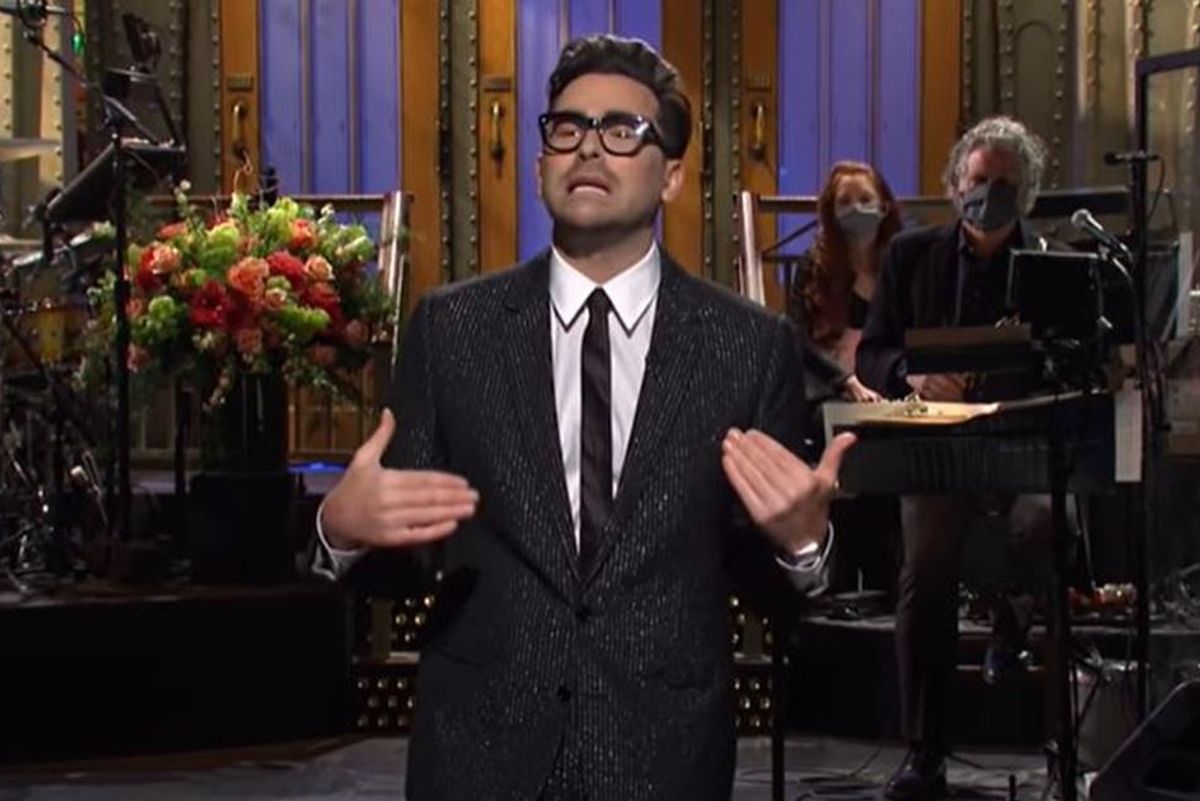 Dan Levy started a super sweet 'Saturday Night Live' host tradition that should keep going