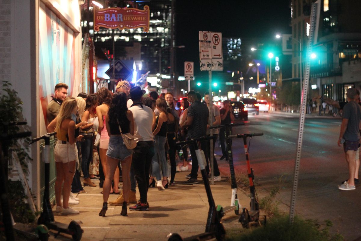 Mask off: Some bars are saying goodbye to masks and hello to pre-pandemic normalcy
