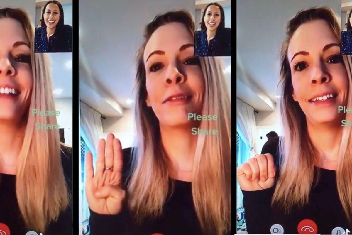 Everyone Should Know This International Hand Signal For Help Me everyone-should-know-this-international-hand-signal-for-help-me