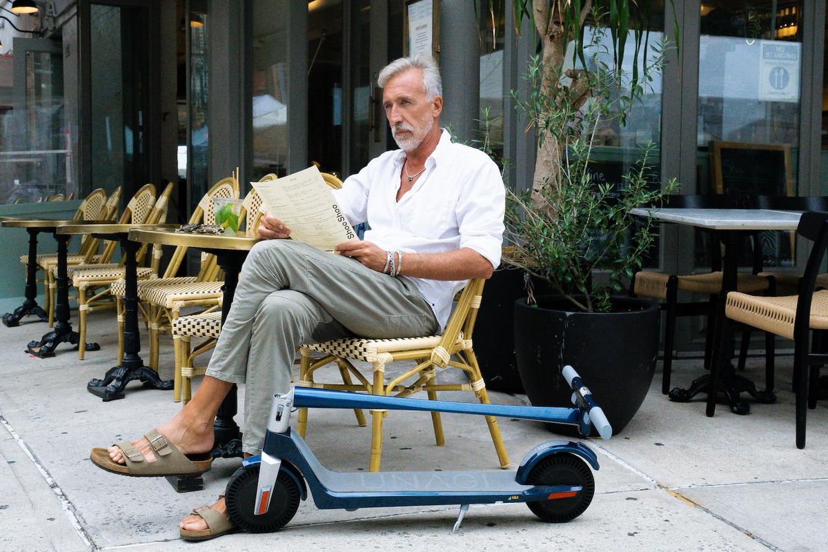Luxury scooter service rides into Austin from California