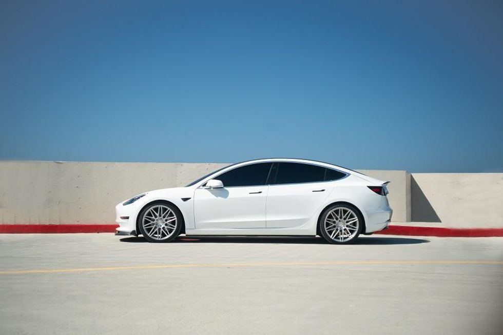 Higher prices for Tesla electric vehicle buyers in Israel