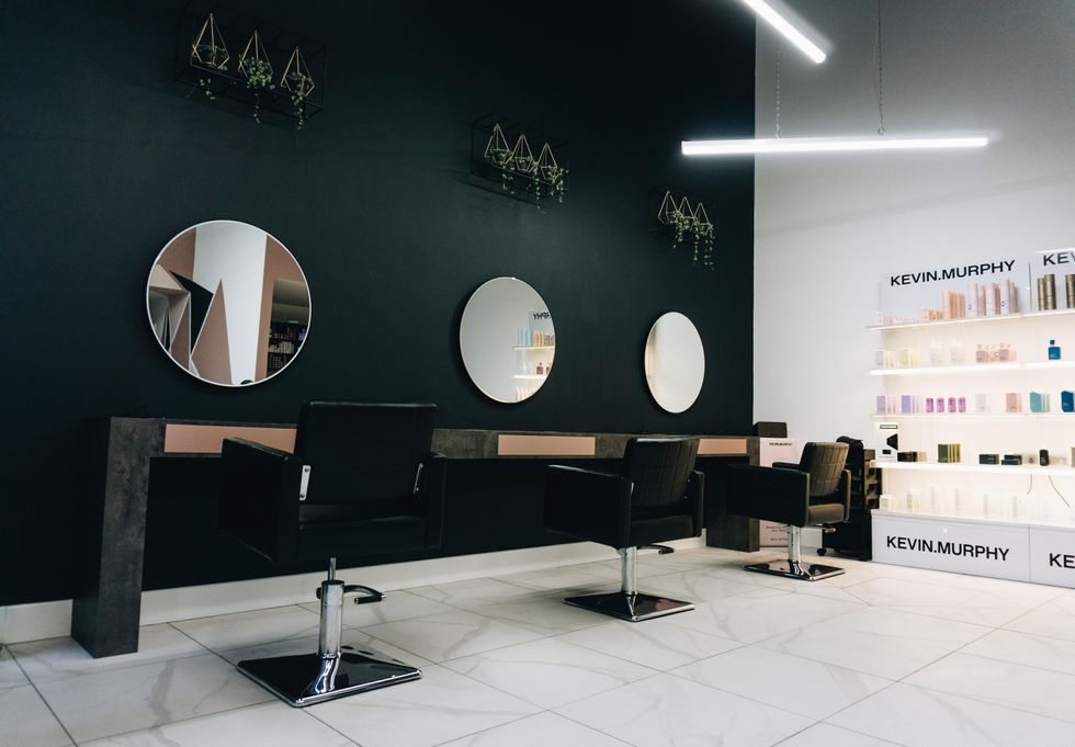 Selecting The Best Yet Economical Salon Equipment - Barber Chairs, Hairdressing Basins, Beauty Beds