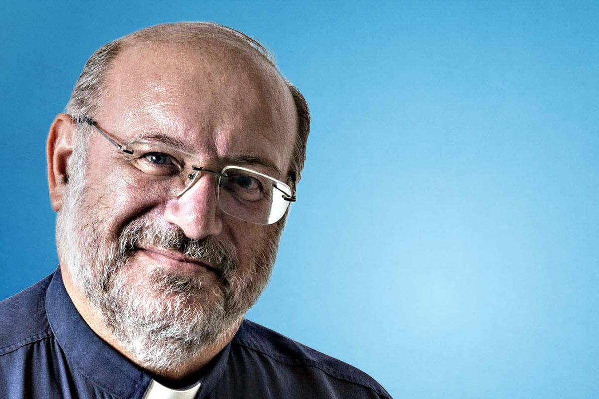 La lotta di don Di Noto, il prete che salva i bambini dagli orchi