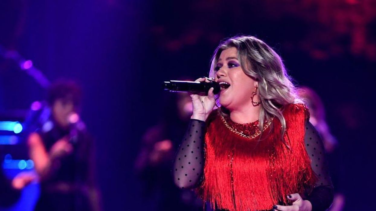 Kelly Clarkson tapped to take over Ellen Degeneres Show time slot