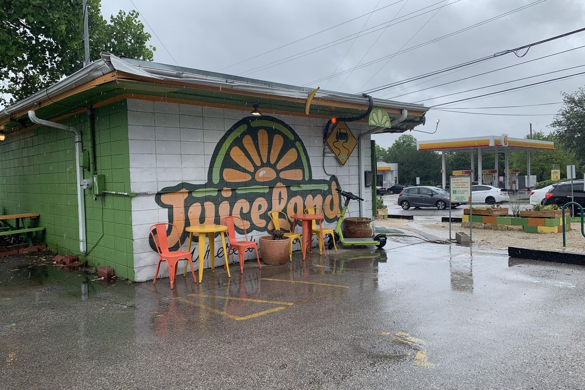 JuiceLand employees organize for pay increase, better working conditions