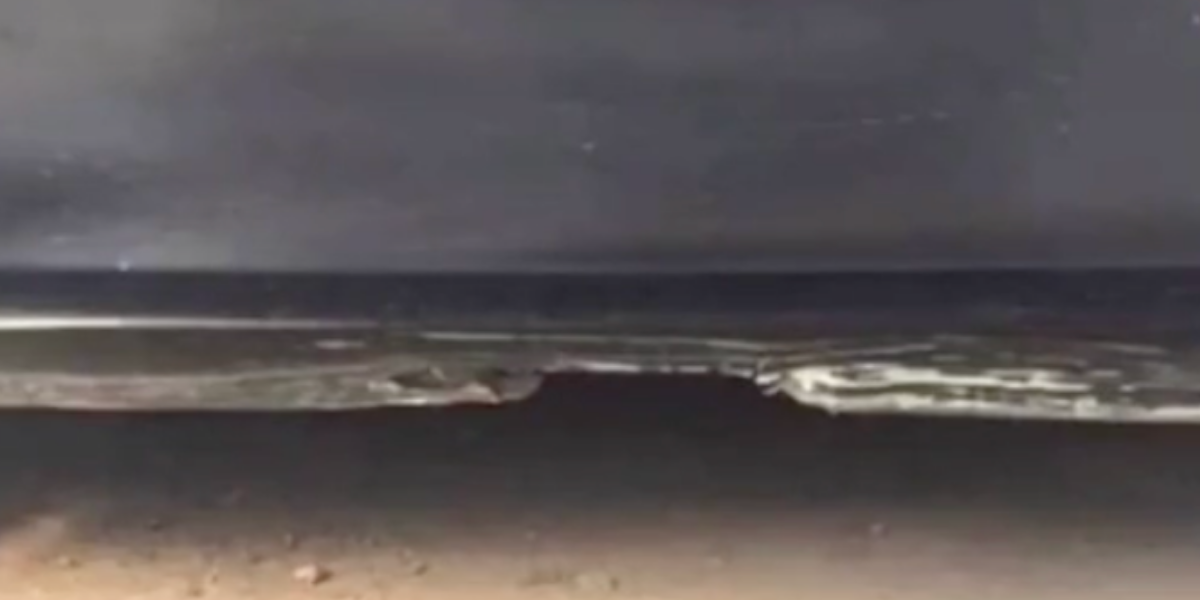 Optical Illusion Has People Thinking Car Photo Is Actually A Beach VIDEO Comic Sands