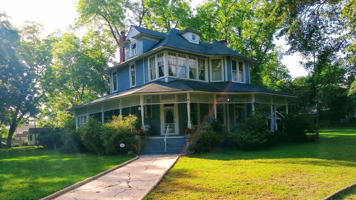 This gorgeous Victorian house in Georgia can be seen in these major films