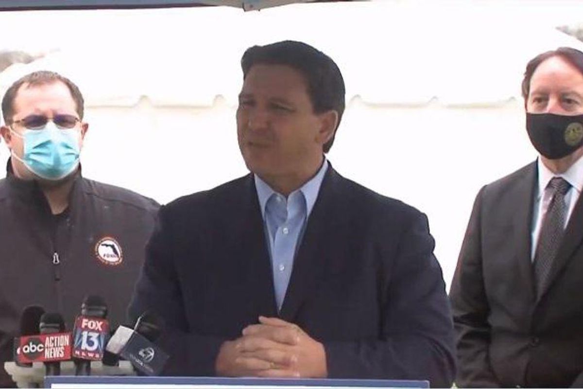Ron DeSantis Gonna Sneak Attack Plane Of Migrants At Delaware Today. OR IS HE?