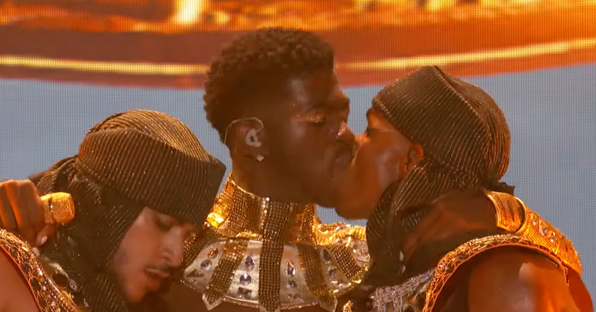 Lil Nas X Claps Back At Trolls Blasting His Kiss On Bet Awards Video Comic Sands 5689