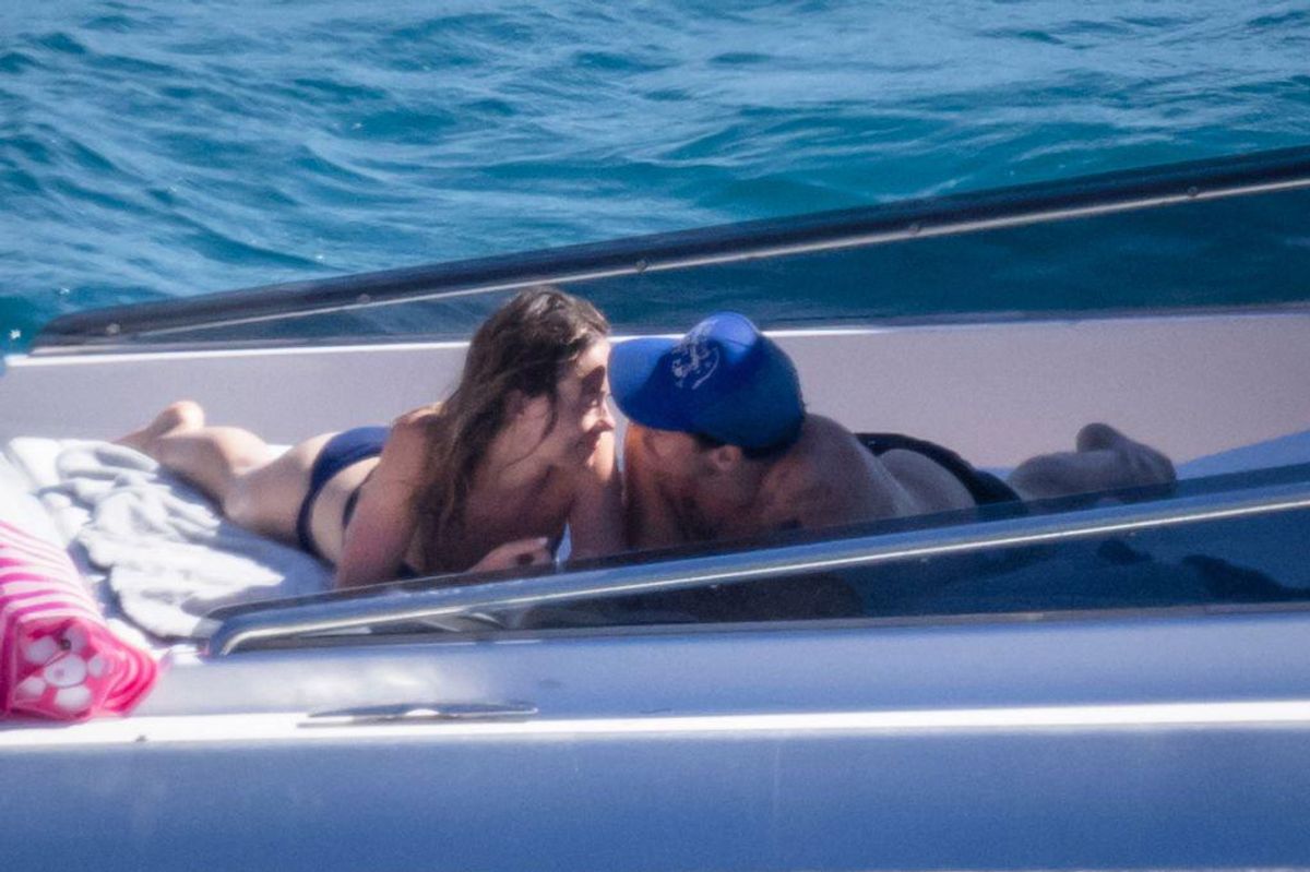 Olivia Wilde and Harry Styles on a boat