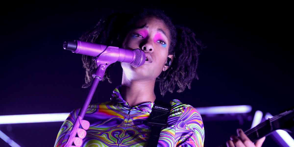 Willow Smith Shaves Her Head on Stage