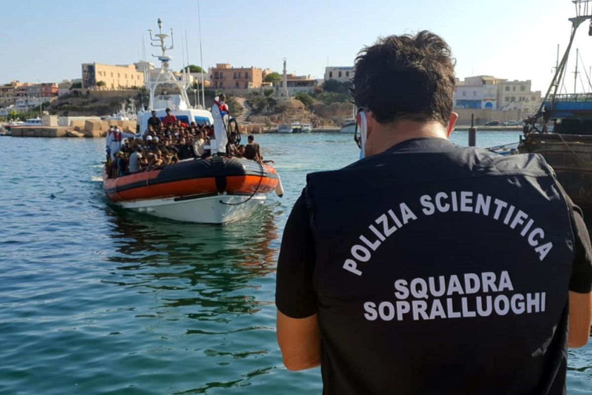 Lampedusa è al collasso. E non arrivano certo da Kabul