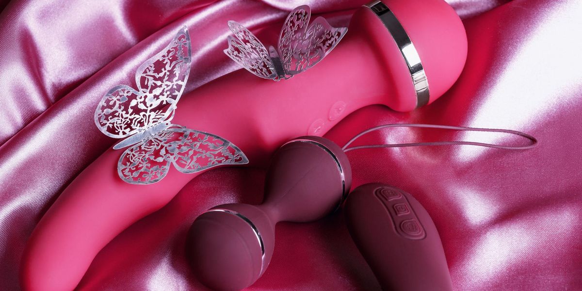 Brace Yourself: There Are Potential Cons of Using a Vibrator
