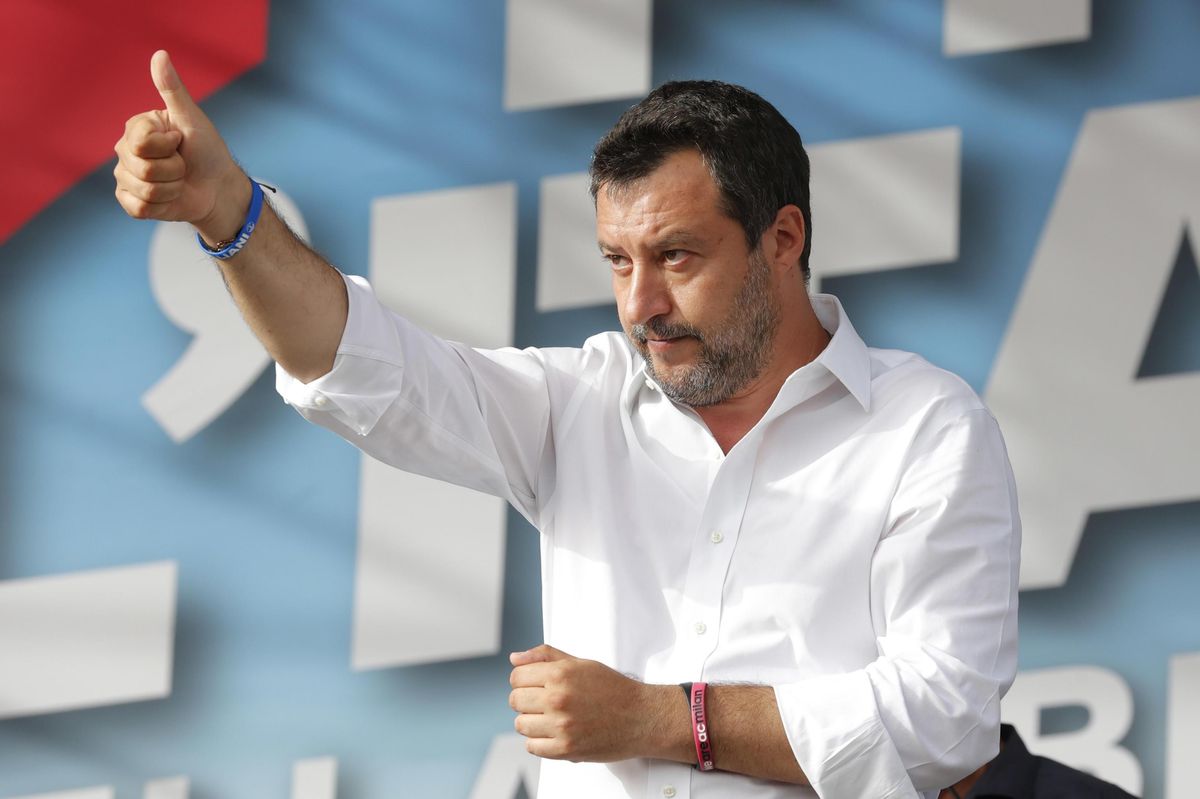 Salvini lancia cinque idee per mediare. Il Pd vuole usare la fiducia come clava