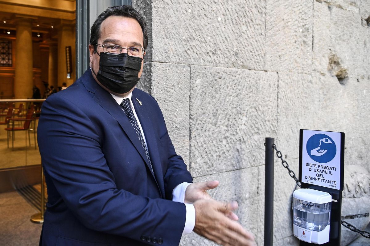 Durigon rompe l’assedio e lascia. Passo indietro per Salvini e Draghi