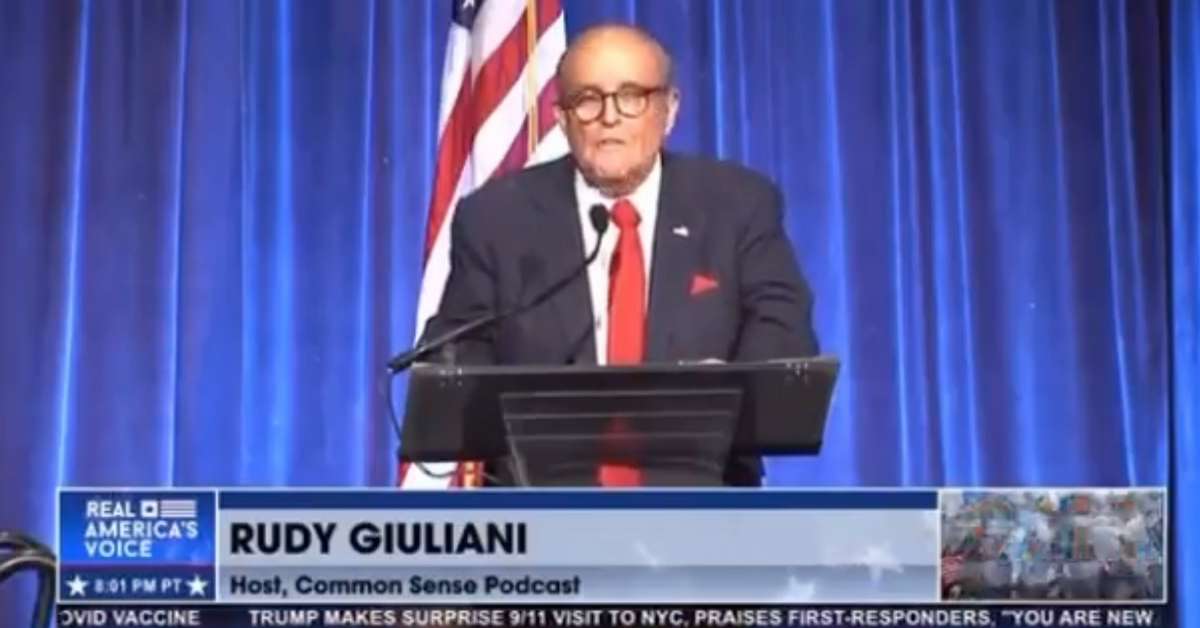 Rudy Giuliani Does Bizarre Impression Of The Queen During Rambling Speech At 9/11 Dinner