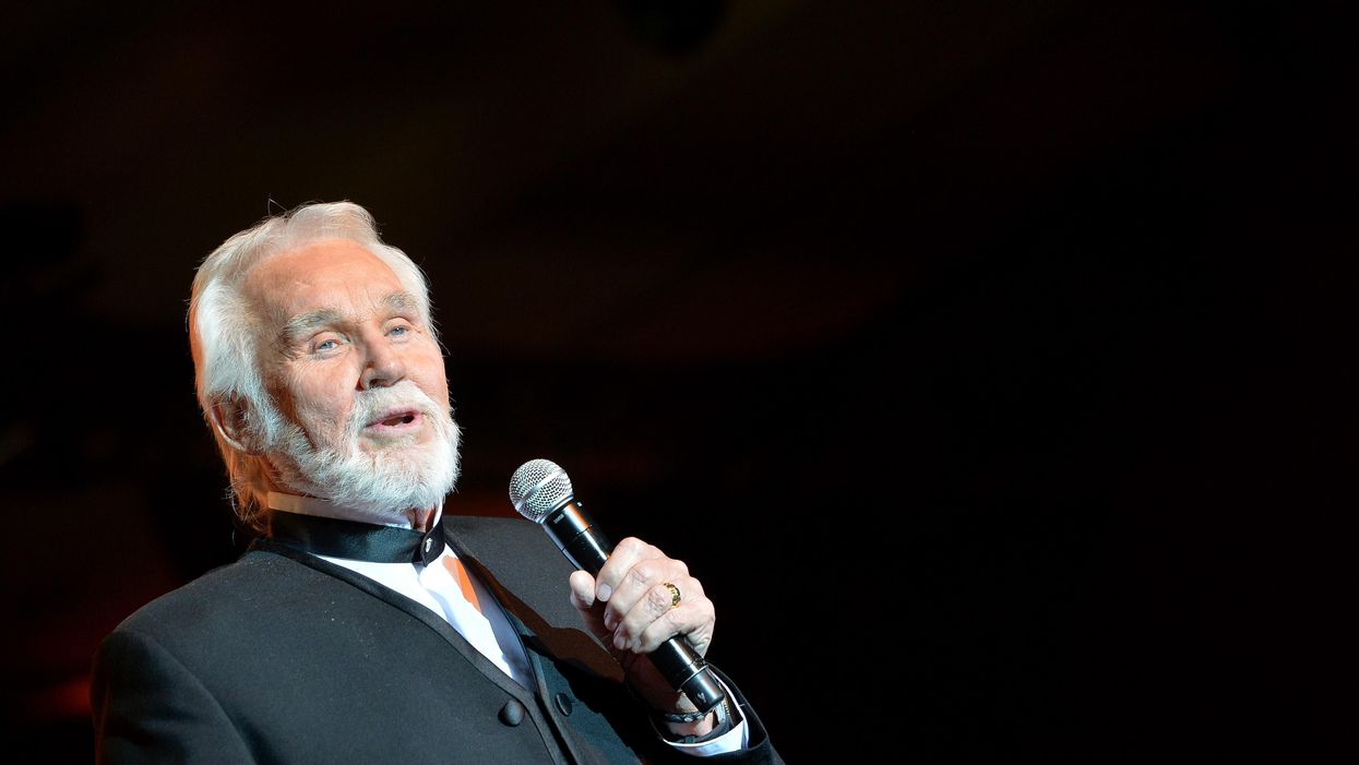 Tribute concert to Kenny Rogers featuring Dolly Parton, Reba McEntire and more to air on CBS