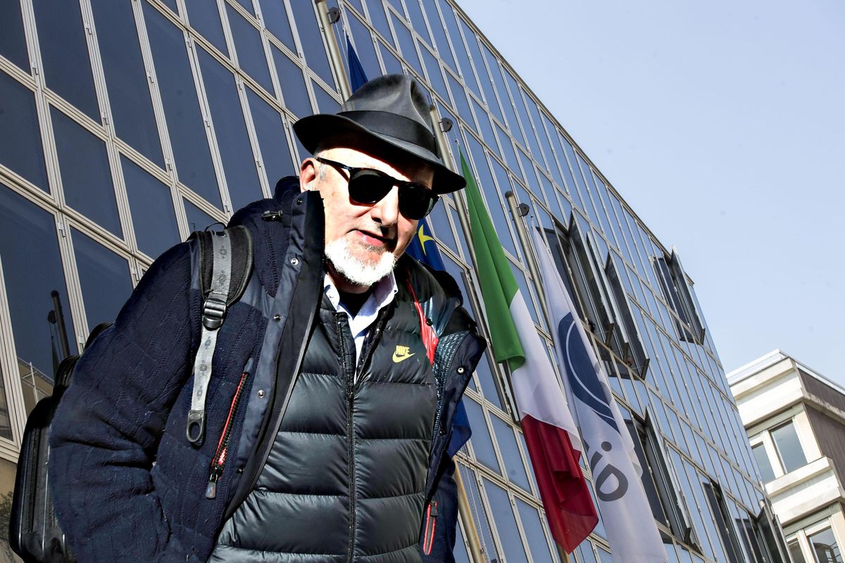 Babbo Renzi a processo per Consip. «Pressioni per far vincere appalti»